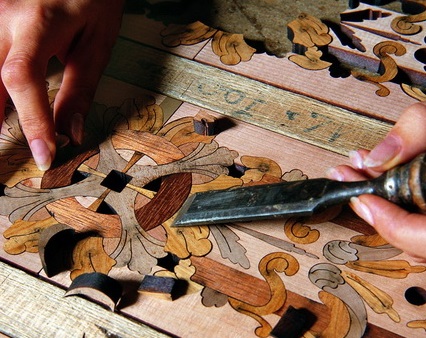 Укладка художественного паркета.